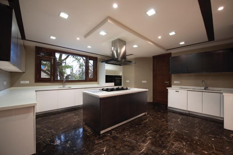 Luxury modern modular kitchen interior design in Gurgaon by Hammer and Tongs